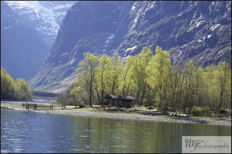 Cabin on lake Loen